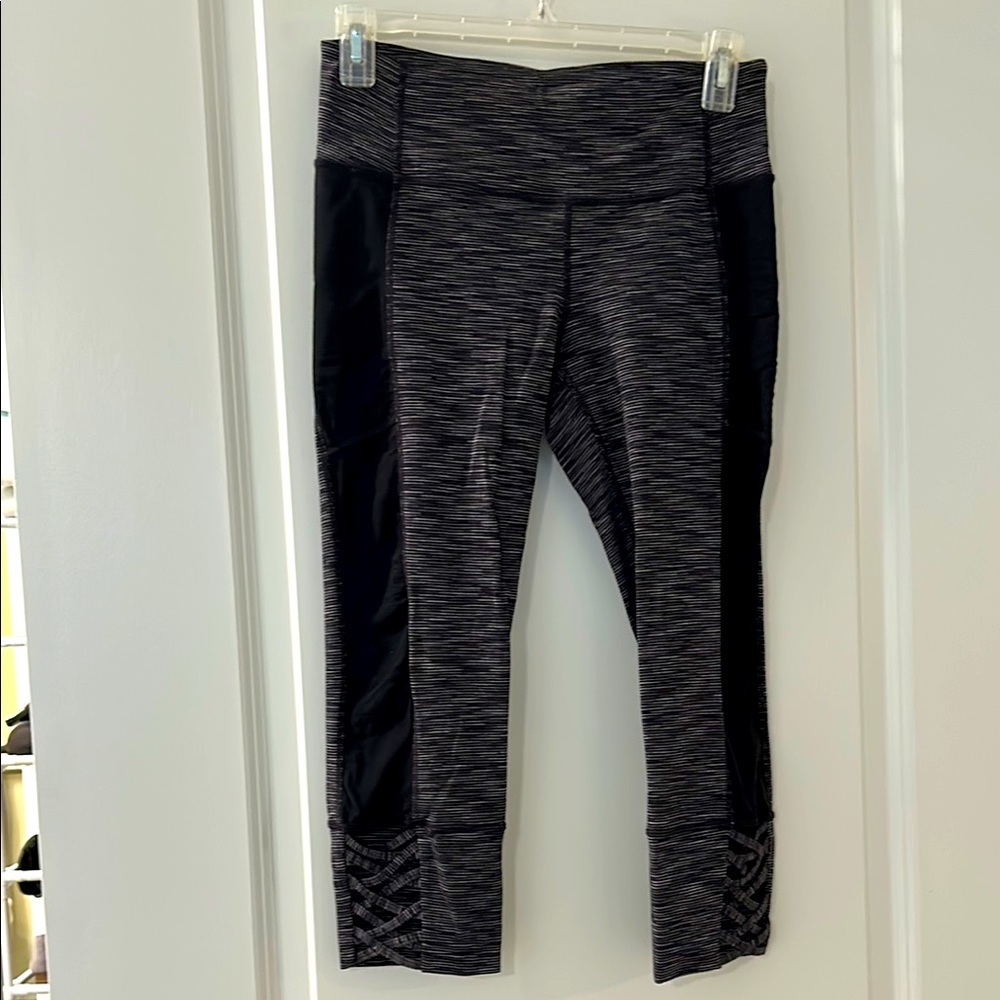 Athleta Black and Gray Leggings with Charcoal Pattern